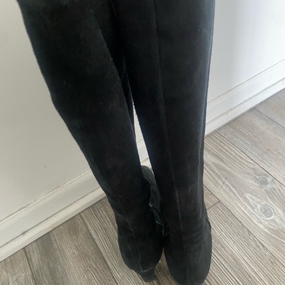 Zara suede boots-Knee high-Size 39 European-Worn fee times - Picture 1 of 3